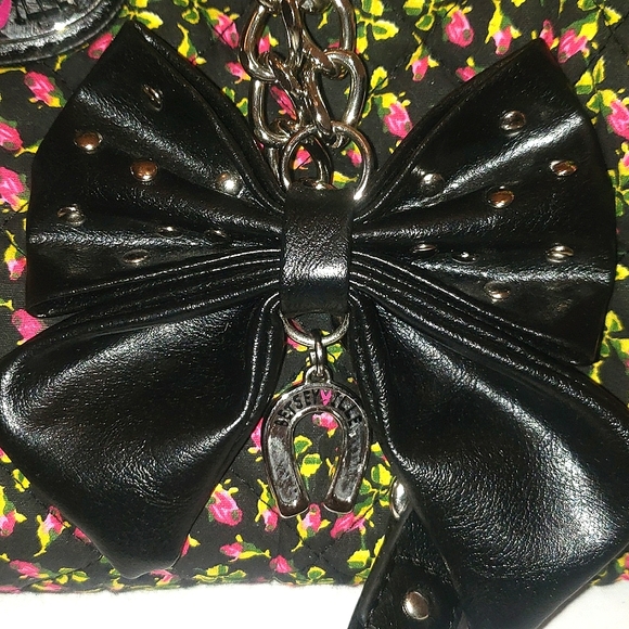 Betsey Johnson Betseyville Vegan Floral Stud Bow  Quilted Shoulder Bag Purse - Picture 8 of 17